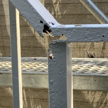 《施工前》長年の雨や湿度で朽ちた状態でした。