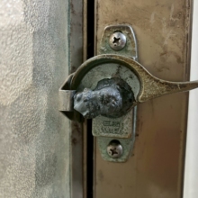 《施工前》経年により劣化している状態でした。