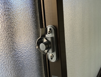 窓の鍵が固い・回りにくい…そんな時はクレセント交換のサインです~千葉県佐倉市 M様~