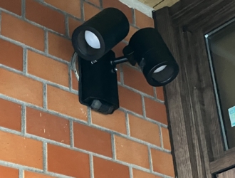 帰宅時にパッと点灯！安心・便利な玄関センサーライトへ交換～千葉県佐倉市 M様～